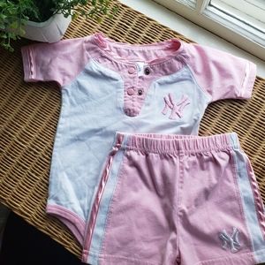 NWOT MLB NY Yankees Pink Onesie + Short Set